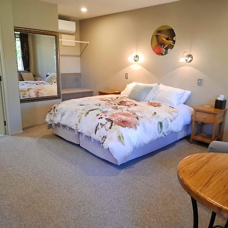 Blue Ridge Studios And Bed & Breakfast Te Anau Eksteriør billede