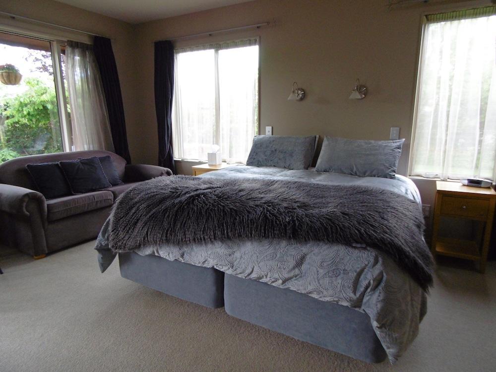 Blue Ridge Studios And Bed & Breakfast Te Anau Eksteriør billede