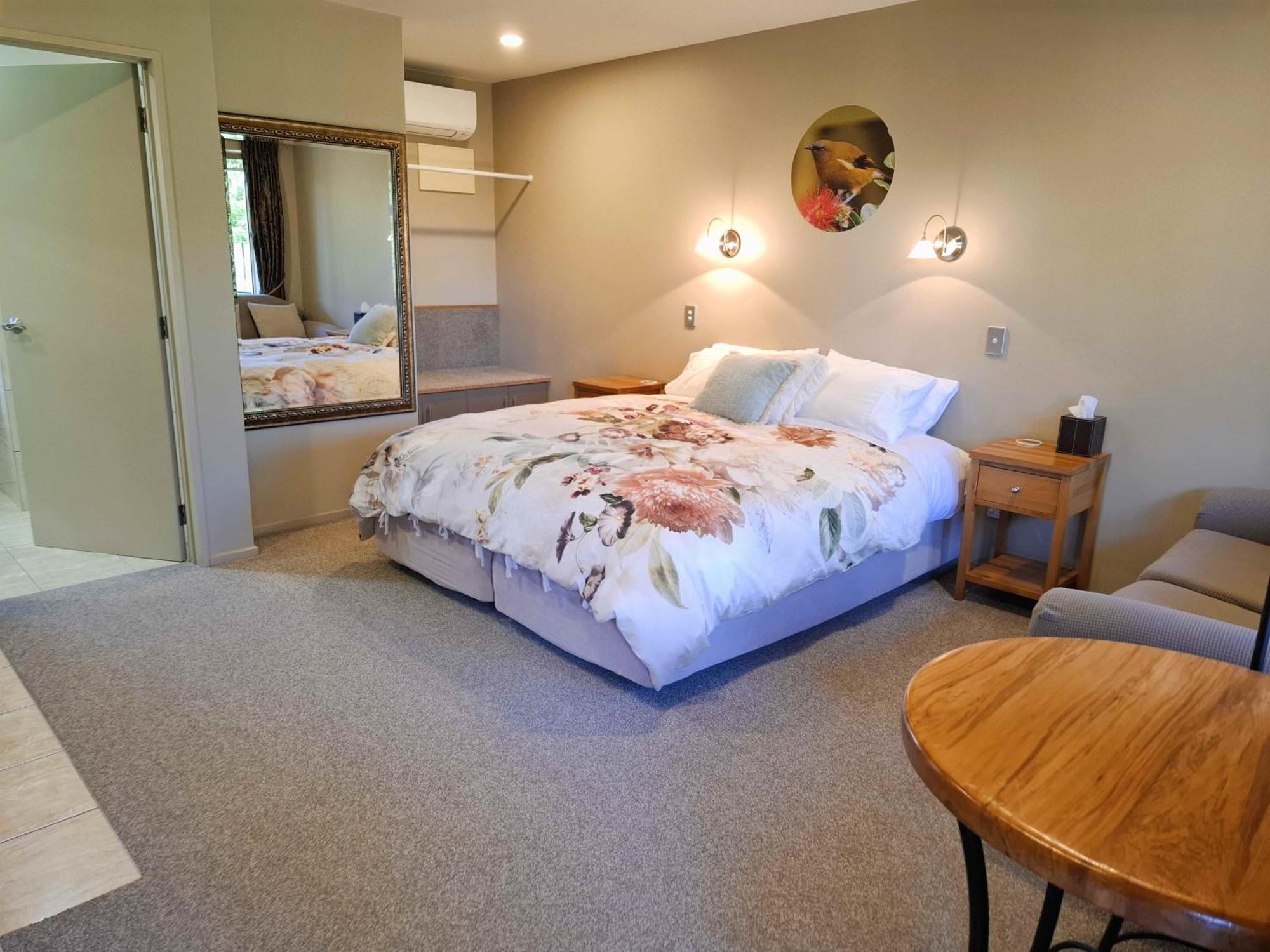 Blue Ridge Studios And Bed & Breakfast Te Anau Eksteriør billede