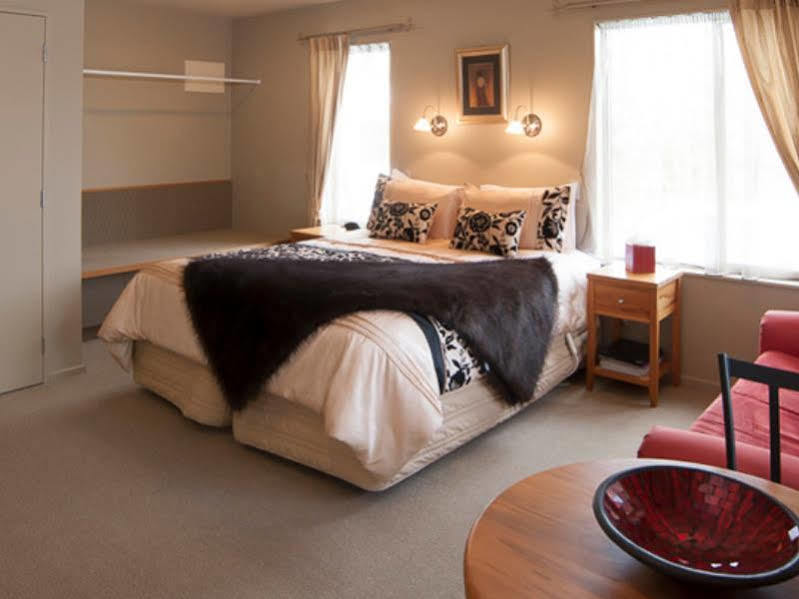 Blue Ridge Studios And Bed & Breakfast Te Anau Eksteriør billede