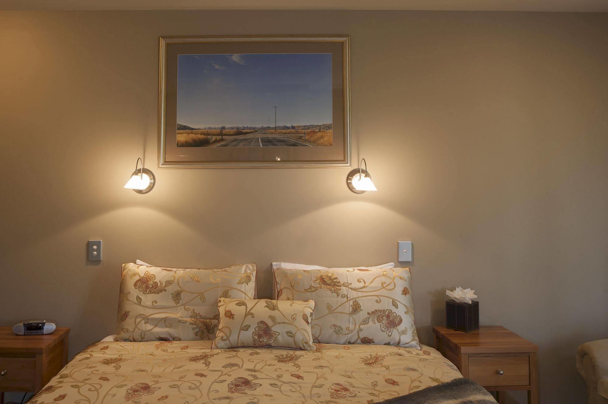 Blue Ridge Studios And Bed & Breakfast Te Anau Eksteriør billede